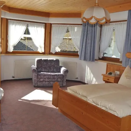 Apart Gerlinde * See